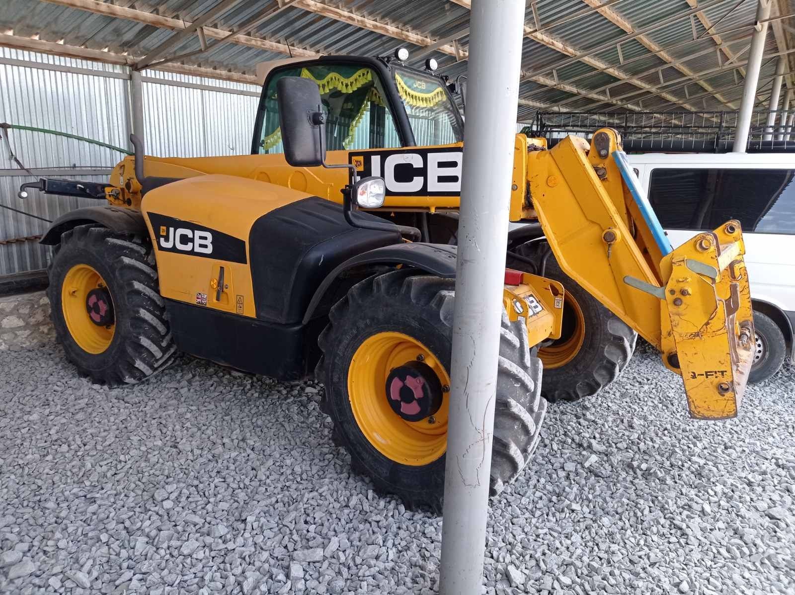 Навантажувач телескопічний JCB 531-70 agri