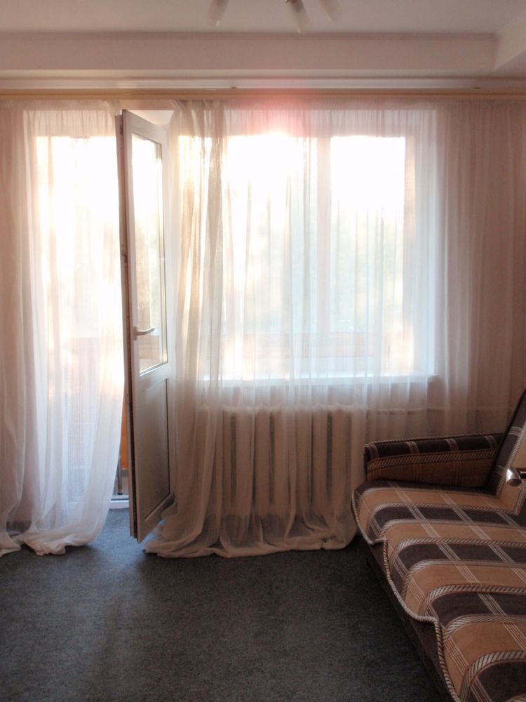 Продаж 2 кімнатної метро Виставковий центр