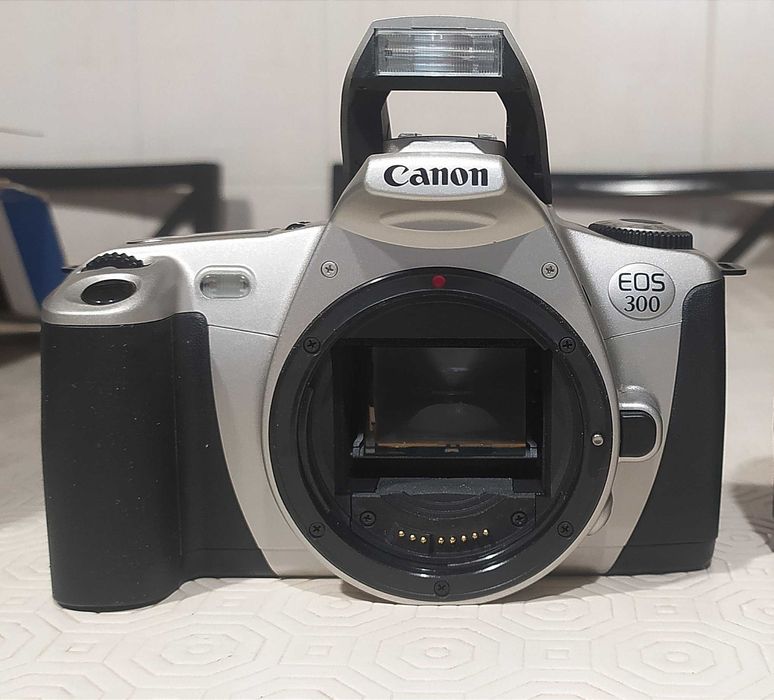 Máquina fotográfica Canon EOS 300 kit