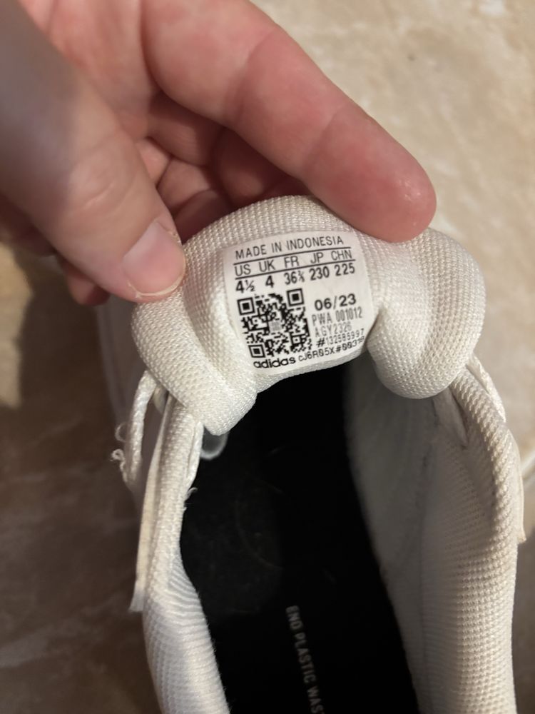 Ténis adidas brancos