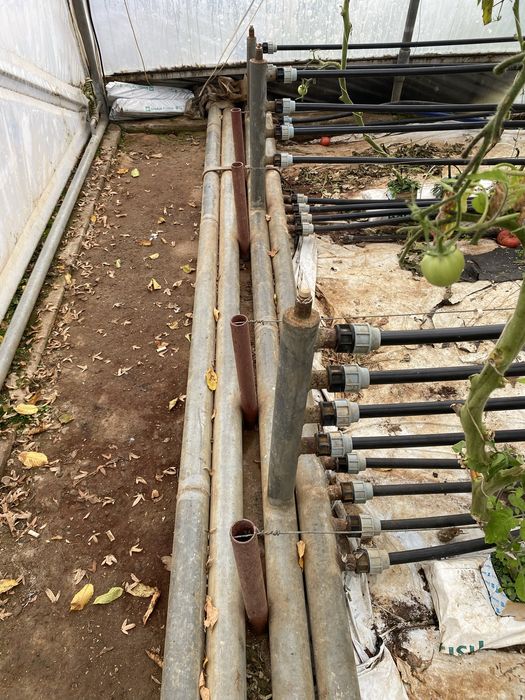 Tunele foliowe 2 sztuki wraz z wyposazeniem centralne nawadnianie.