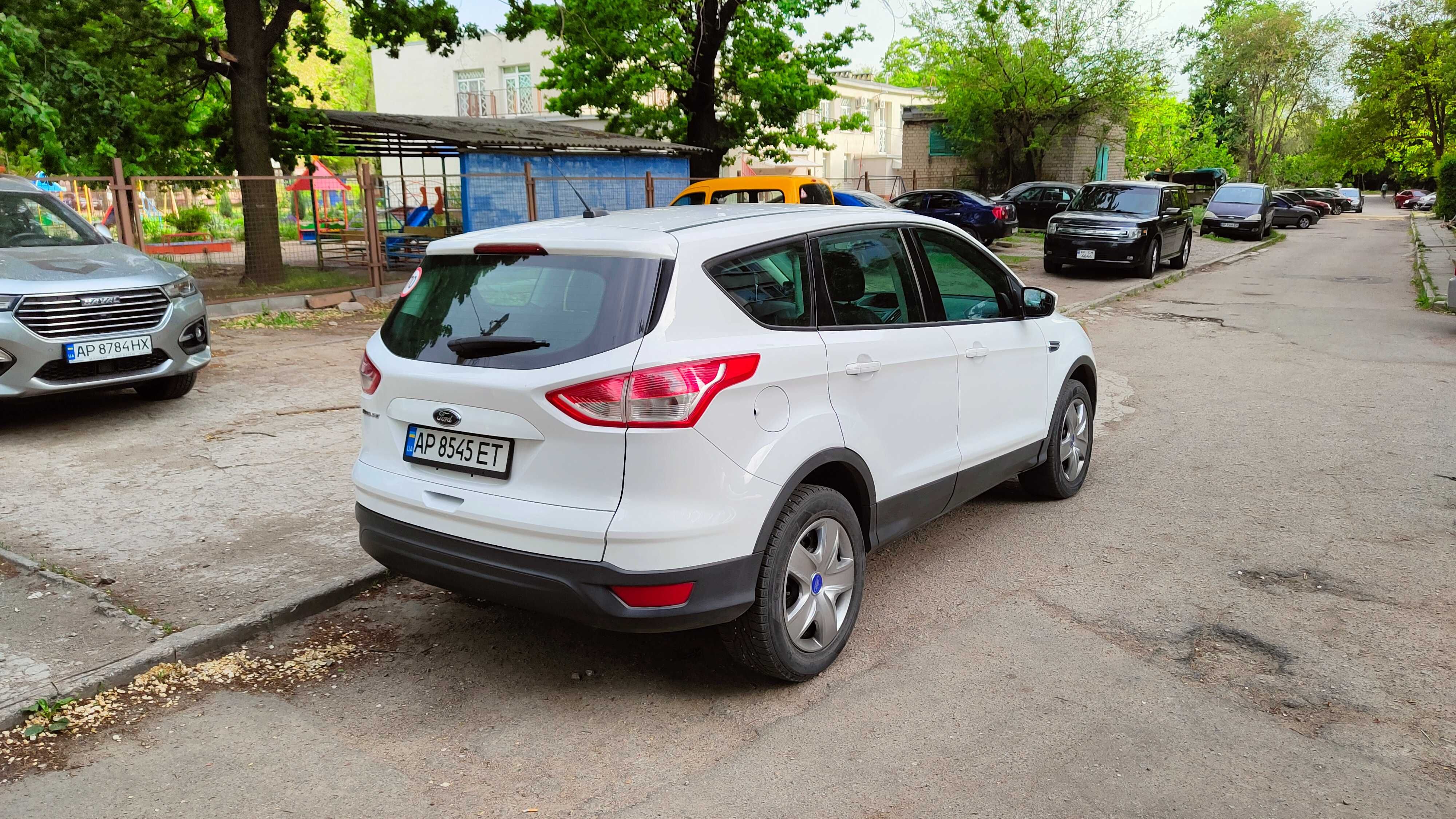 Продаю Ford escape