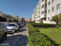 Apartamento T4 R/C nos Montes Caulinos