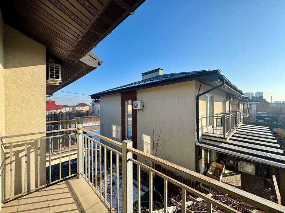 Оренда таунхаусу, Гатне