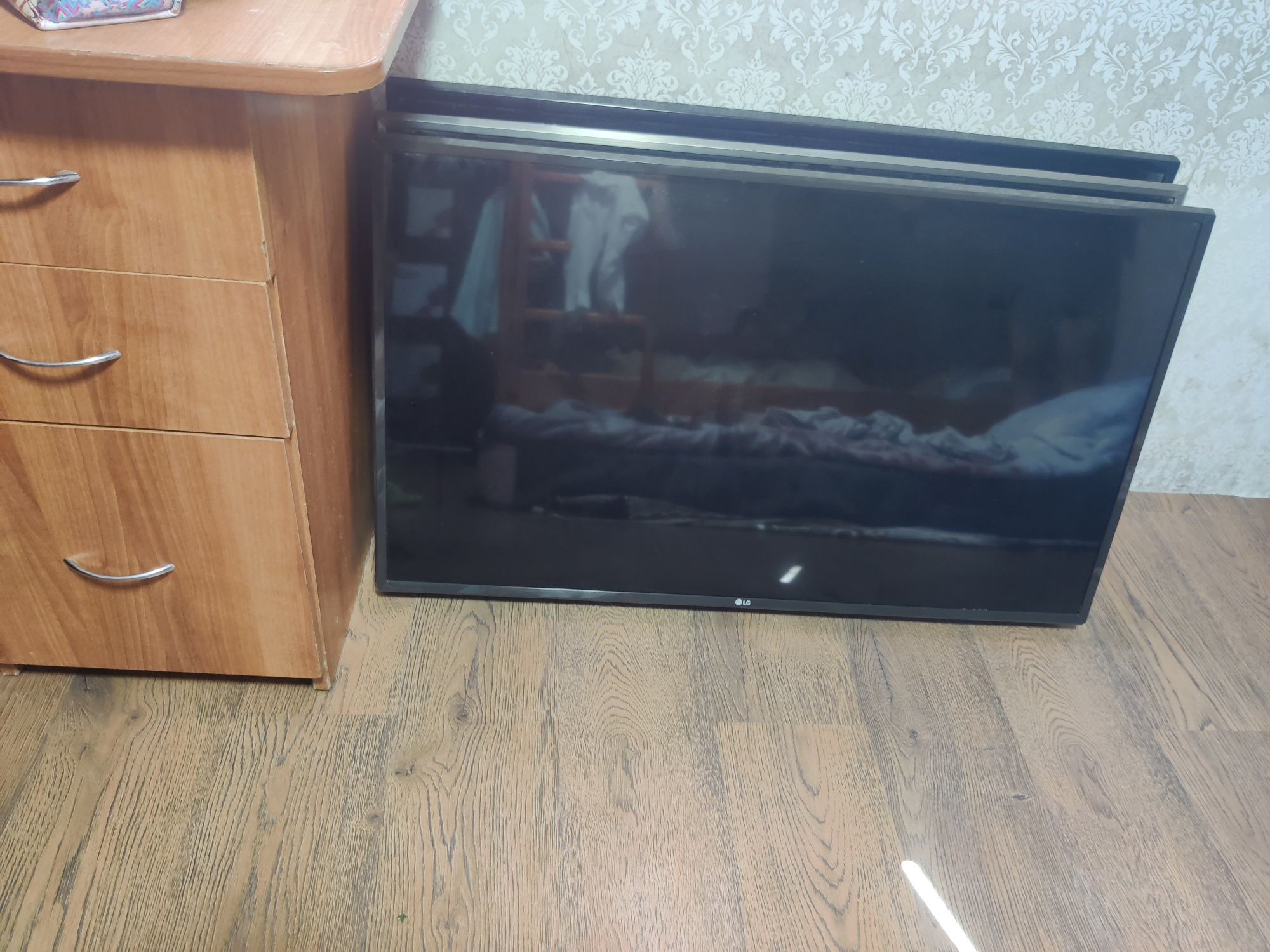 Телевізори LG 43UK6400PLF;43UK6510PLB;43LH570V.