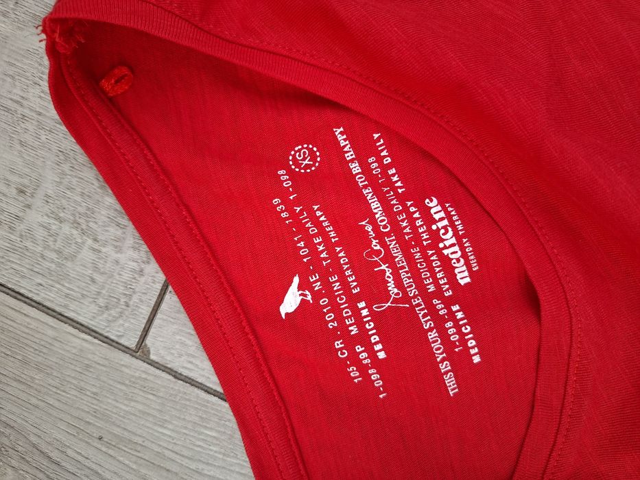 Koszulka damska, czerwona z szerokimi rękawkami