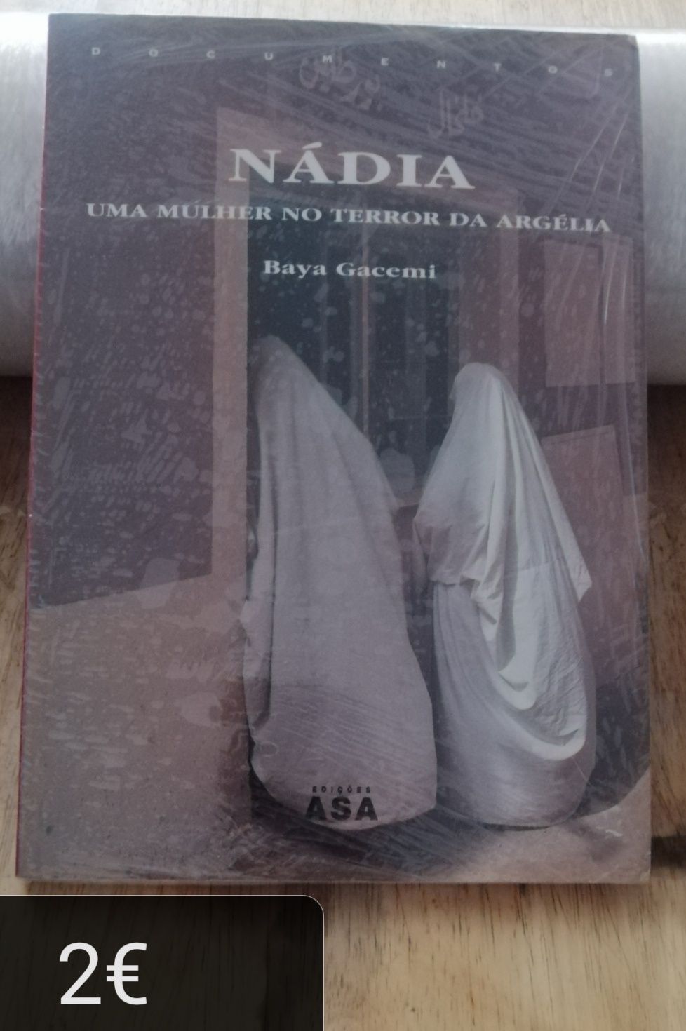 Vários livros diferenciados