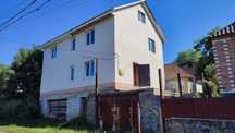 Продам двоповерховий будинок в центрі Літина, 31 сот. світло газ