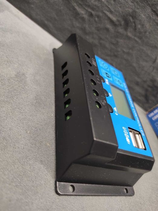 Solarny regulator ładowania 12V/24V 20A