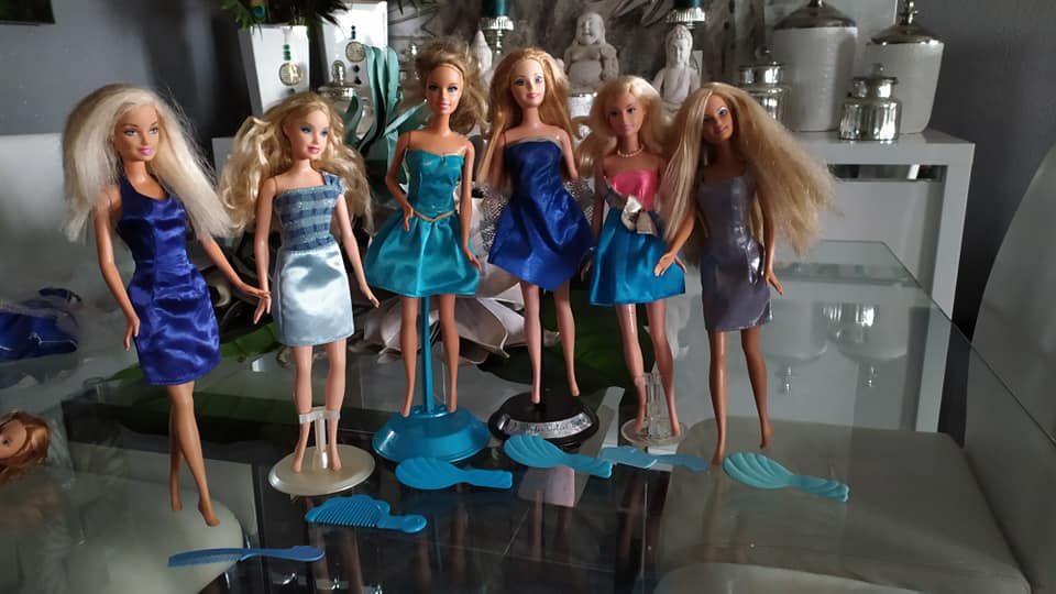 Barbies a 15€ cada ou 10 de qualquer anúncio por 75€- lote nr 3