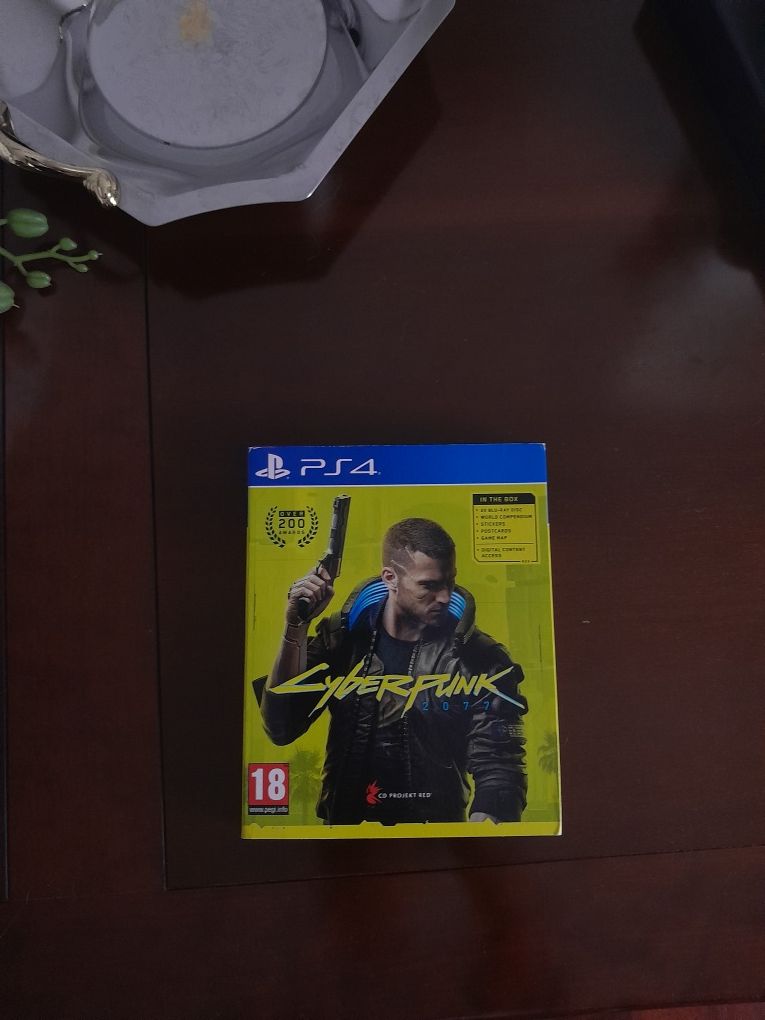 Cyberpunk 2077 (PS4) edição especial.
