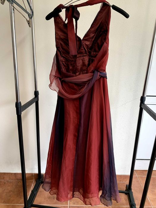 Vestido de festa Bordeaux