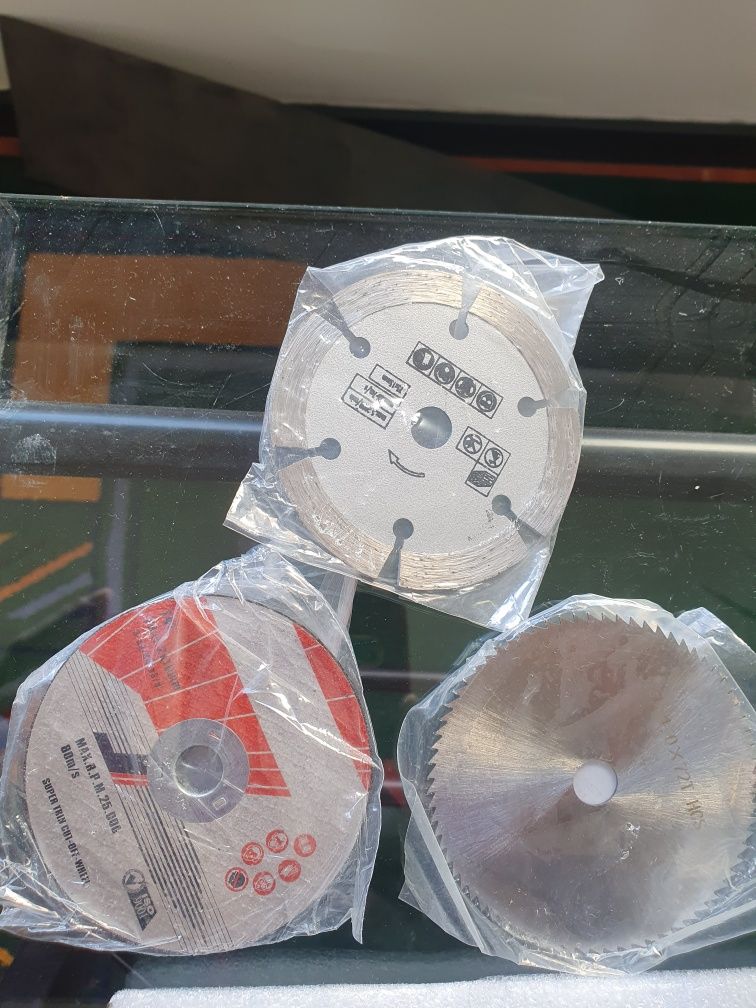 rebarbadora e aparafusadora com acessorios de corte