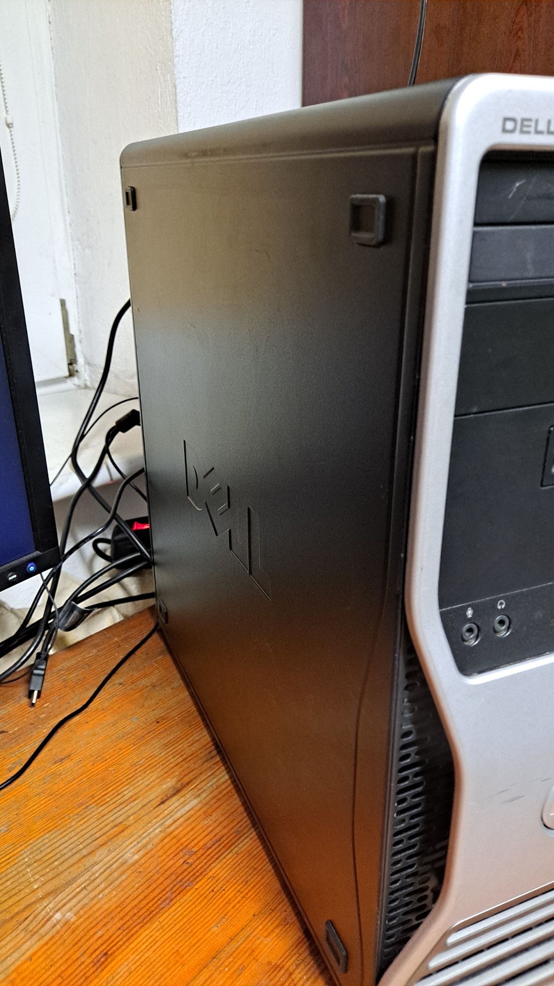 Komputer Dell Precision T3500 Xeon 6GB RAM 160GB SSD GF8500 DVD RW
