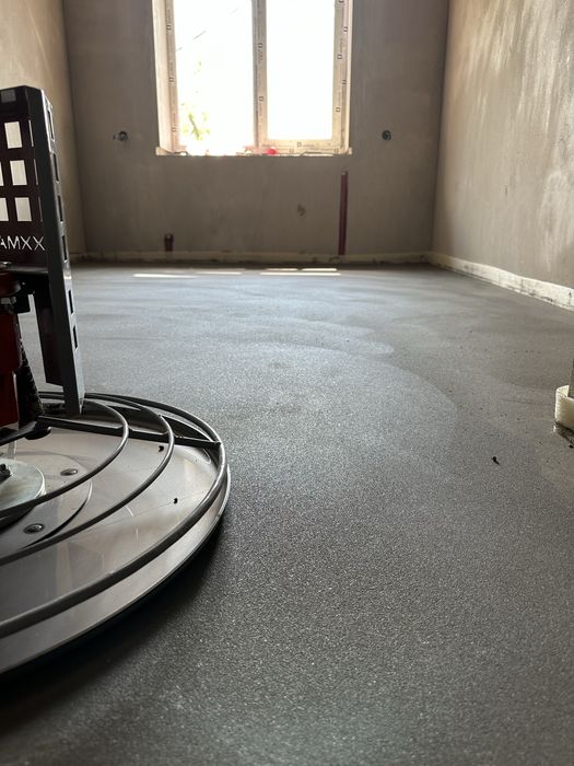 Стяжка підлоги, напівсуха стяжка підлоги