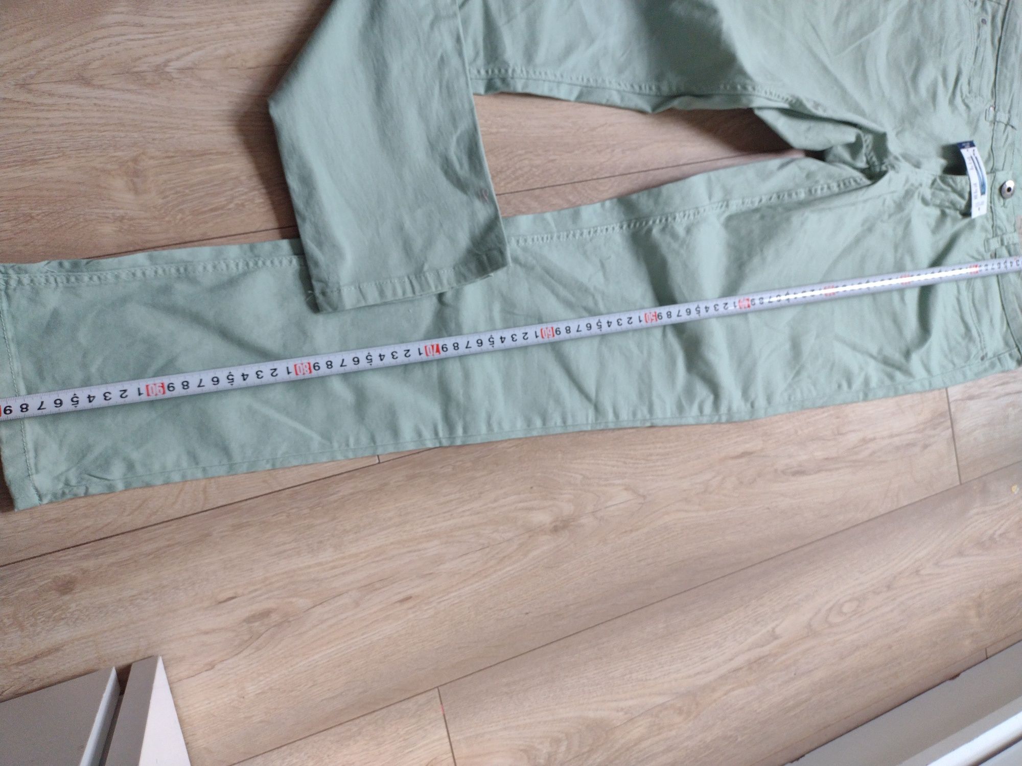 Nowe spodnie materiałowe esmara r. 40 slim fit