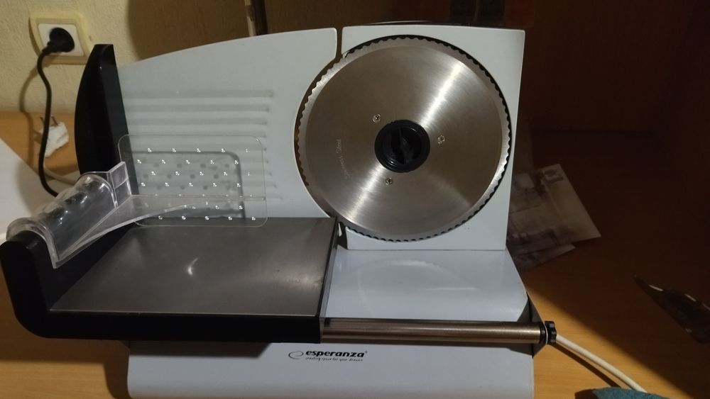 Продам слайсер ESPERANZA