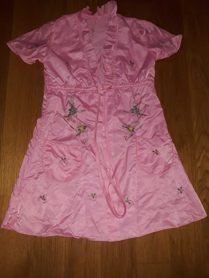 Robe rosa bordado à mão