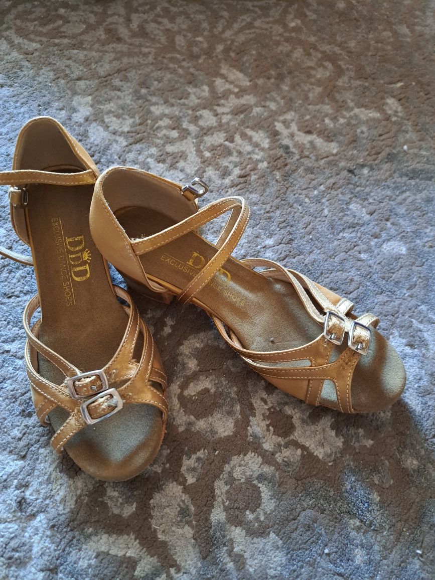 Buty do tanca towarzyskiego