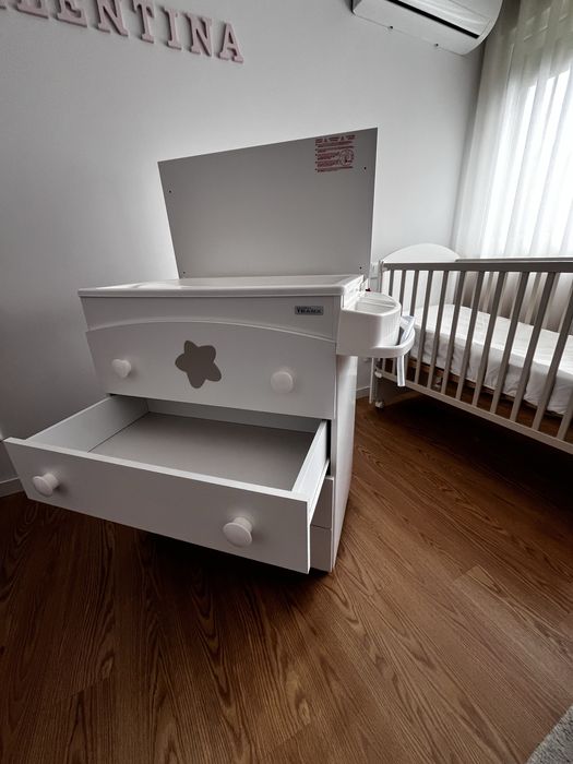 Berço + comoda banheira combinado + colchão