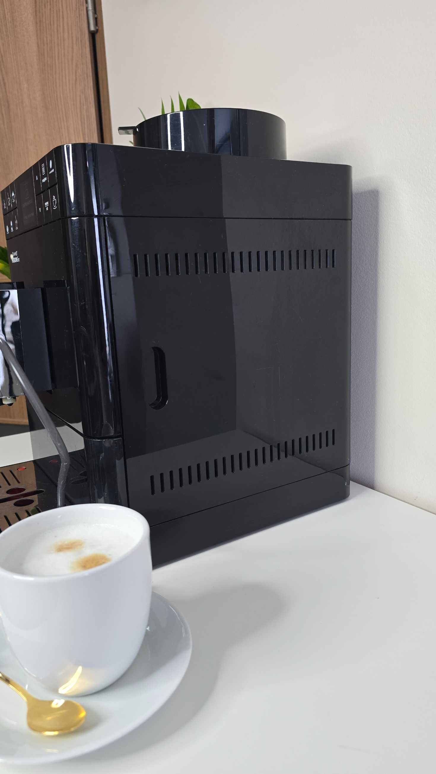 Ekspres ciśnieniowy Melitta Passione OT dwie kawy mleczne, One touch