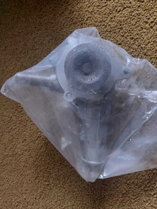 Bomba de Água Original Ford 92BM-8505-AA – NOVA