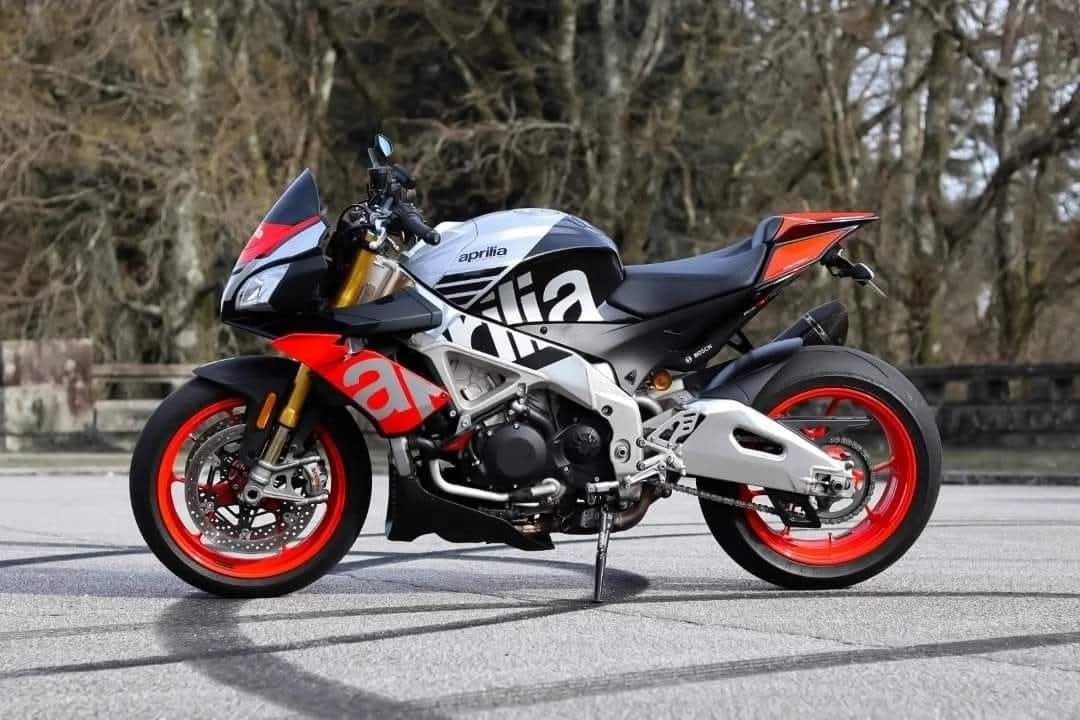 Aprilia Tuono V4 1100 Factory
