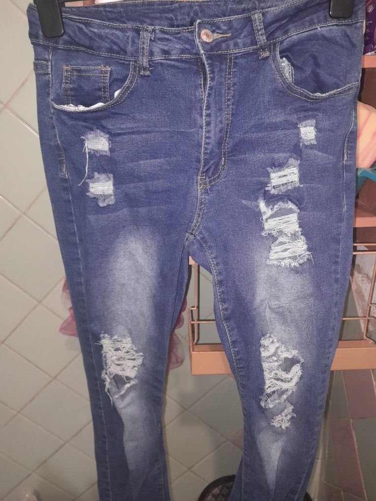 Узкие джинсы- скини