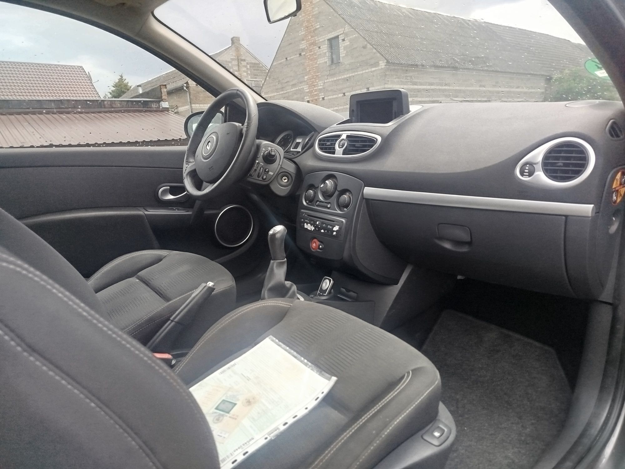 Renault Clio 3 2010 r 1.2 16v 75 km
