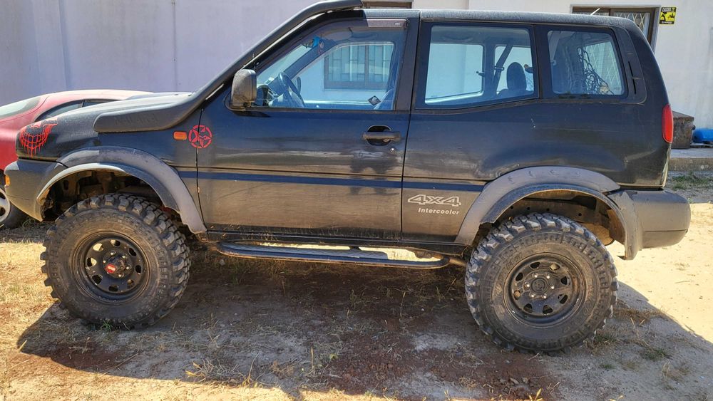 Terrano 2 TDI com avaria(motor a bater)