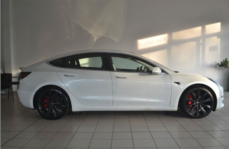 Tesla Model 3 Performance