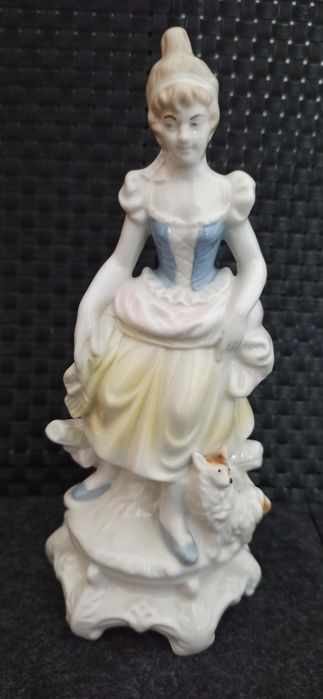 Porcelana Lippelsdorf  Gräfenthal Figurka Kobiety z Psem