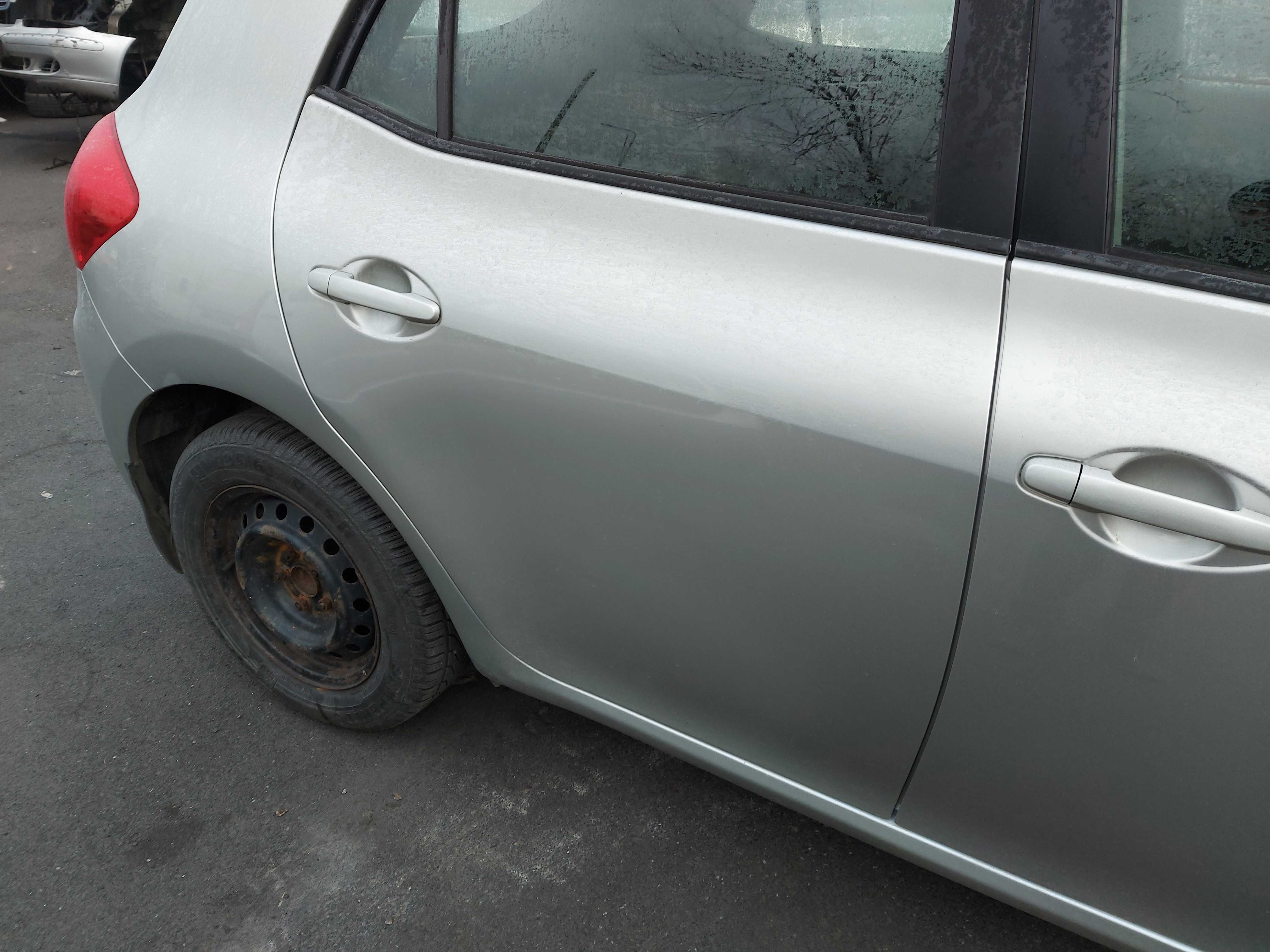 Toyota Auris I 1C0 drzwi tylne HB FV transport/dostawa