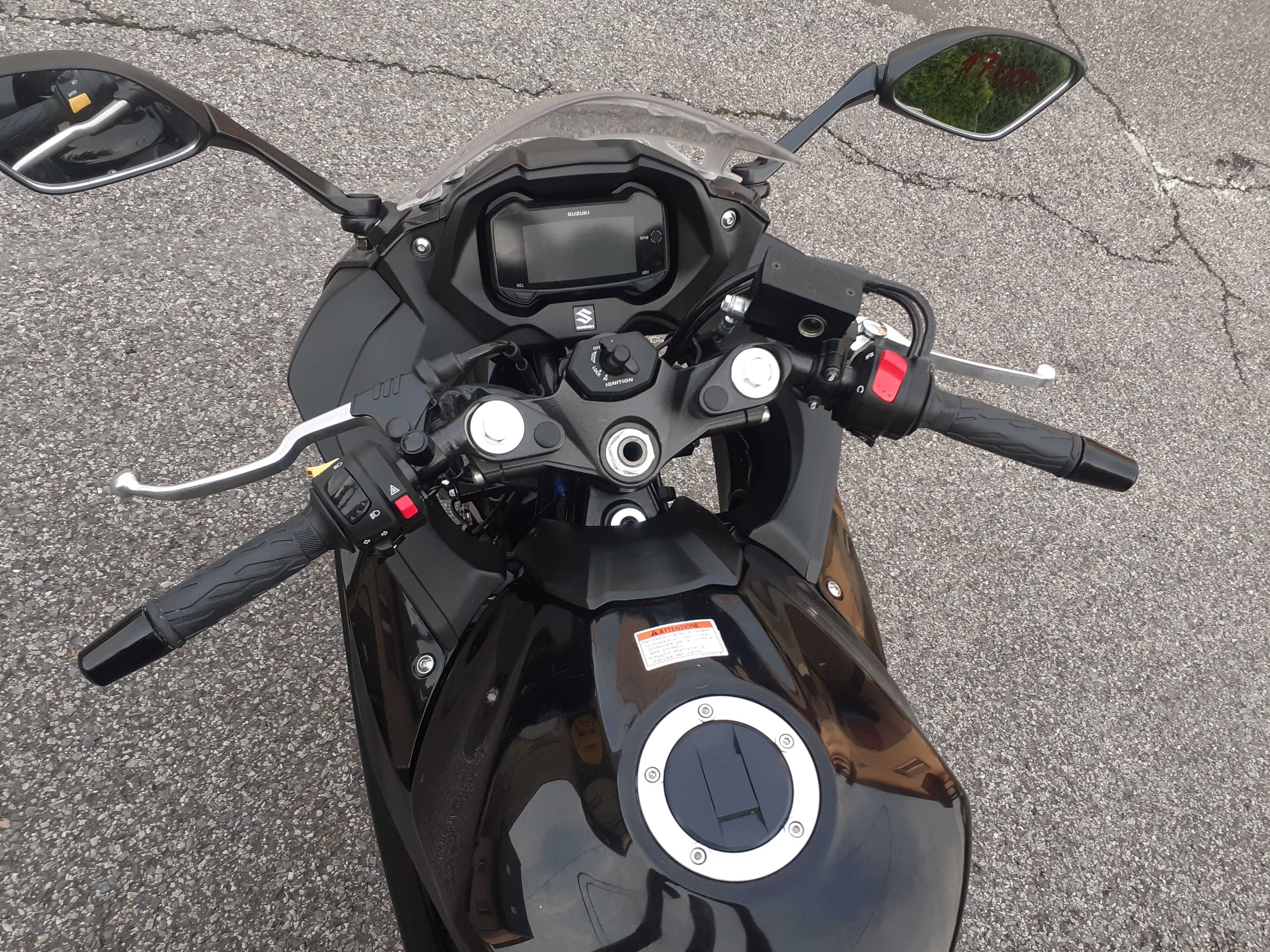 SUZUKI GSX 250 R z 2021 roku przebieg 3675 km. Jak NOWY