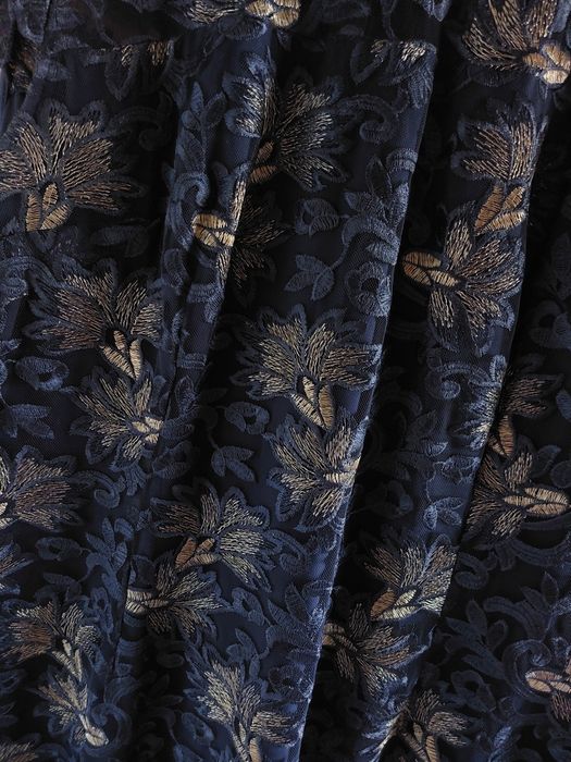 Granatowa / ciemno niebieska sukienka z pięknym haftem i srebrną nitką