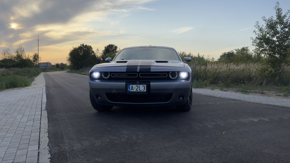 Dodge Challenger 5.7 HEMI carplay/android auto