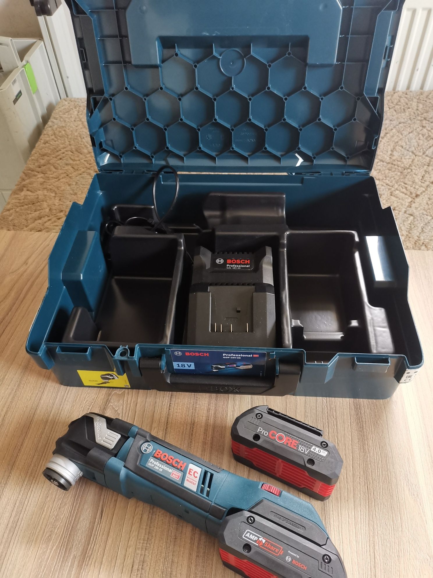 Bosch GOP 18v narzędzie wielofunkcyjne 2x bateria procore, ładowarka