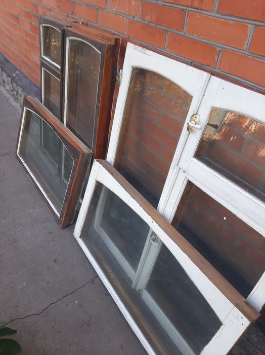Окна деревянные в отличном состоянии .
