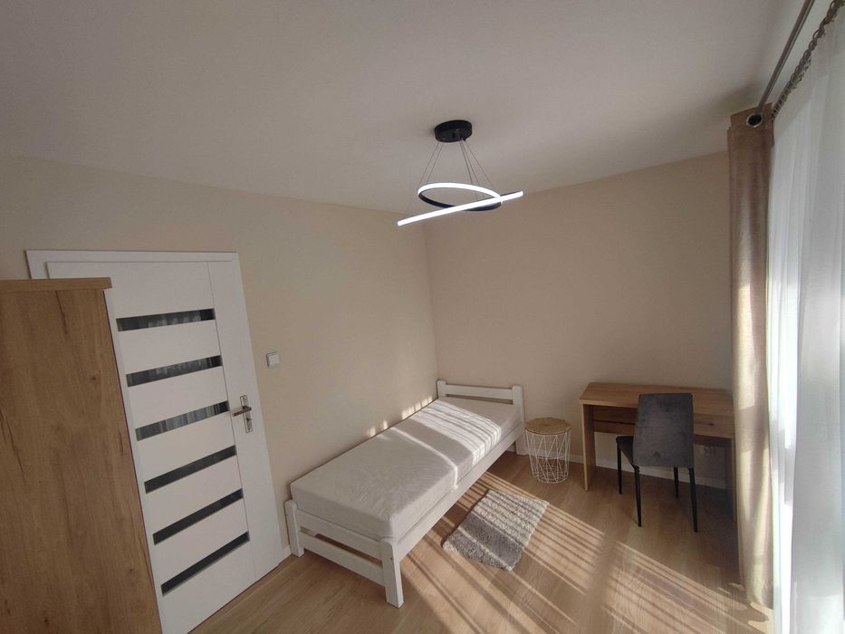 Pokój z balkonem do wynajęcia w 3 pokojowym nowym mieszkaniu - Kielce