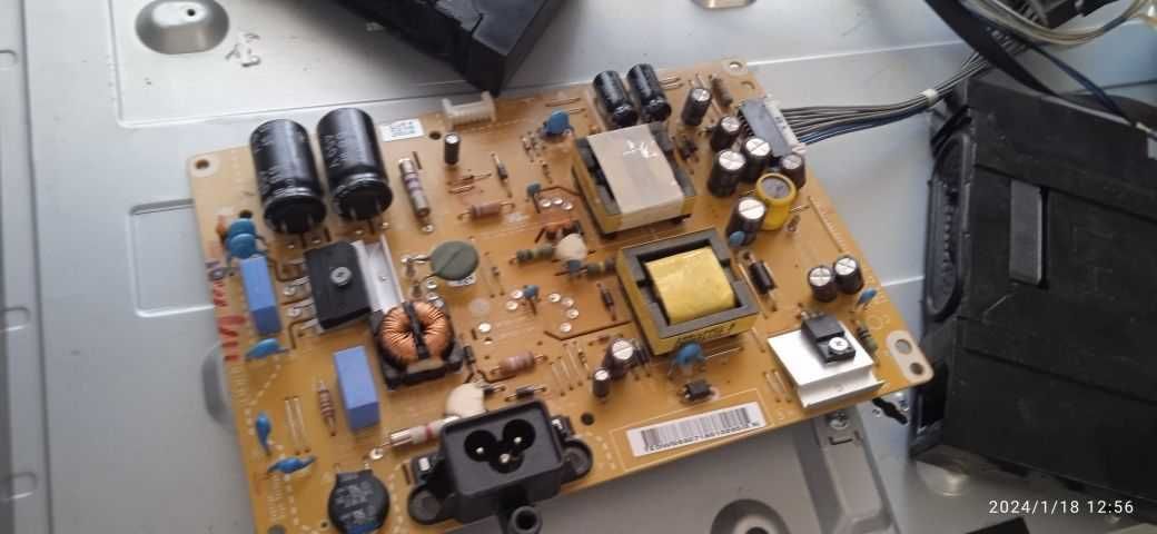 Продам Lg 32 дюми