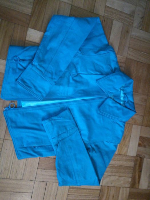 Casacos em pele em estado de novo