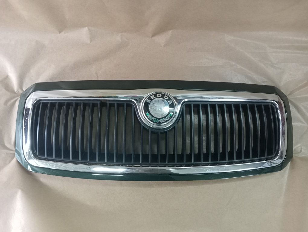 Решітка радіатора skoda fabia