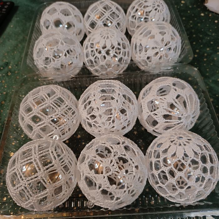 12 bombek robionych szydełkiem