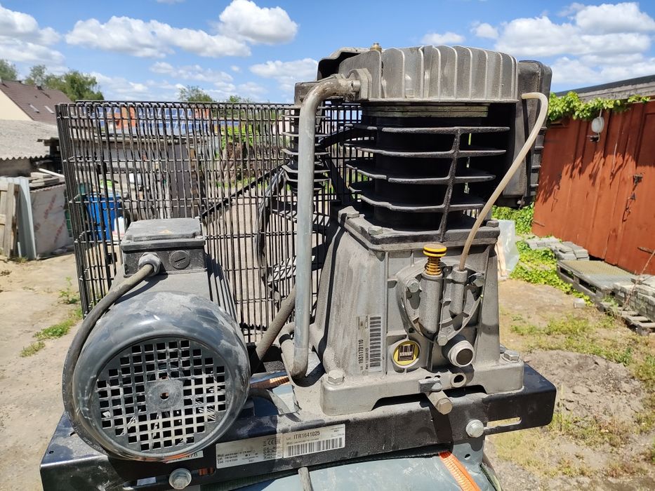 Kompresor, 270 litrów, 400 volt.