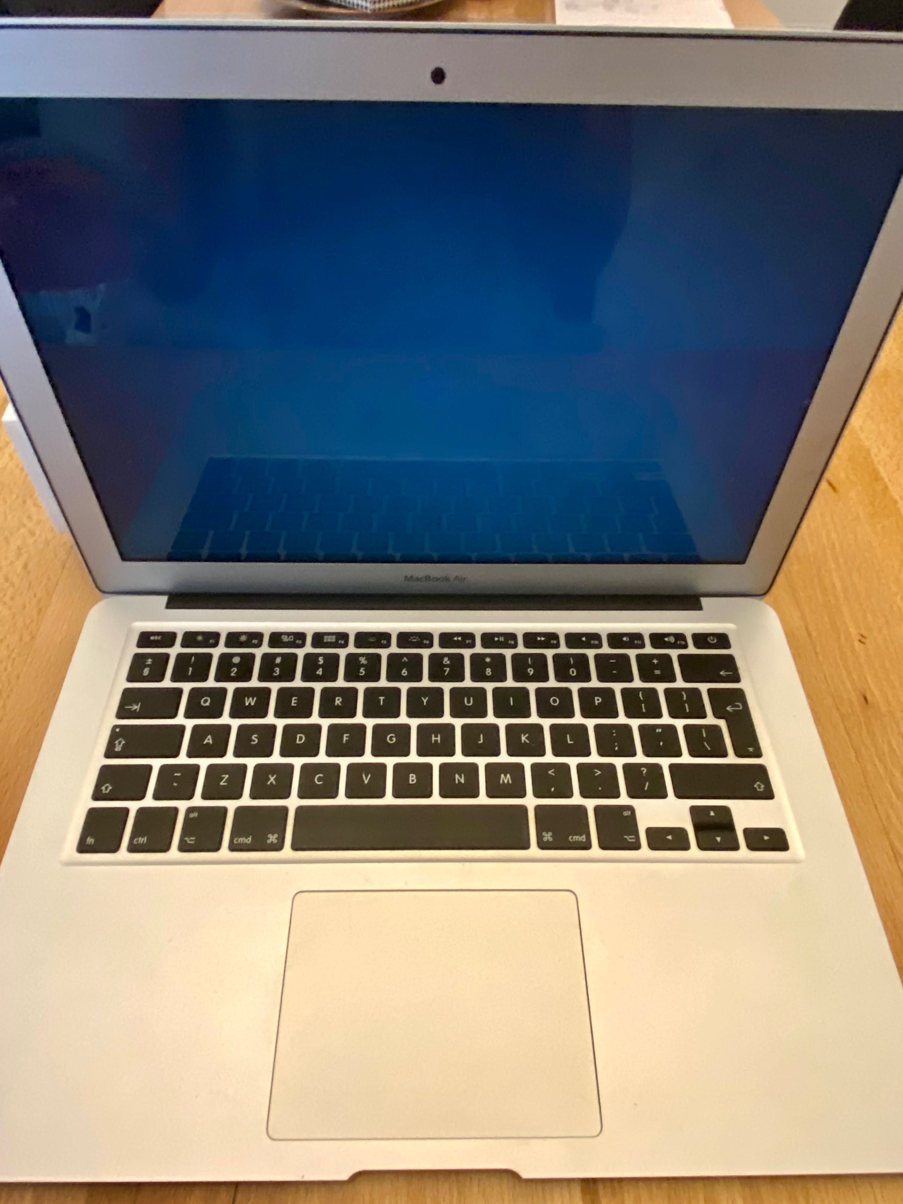 MacBook Air 13 8GB jak nowy