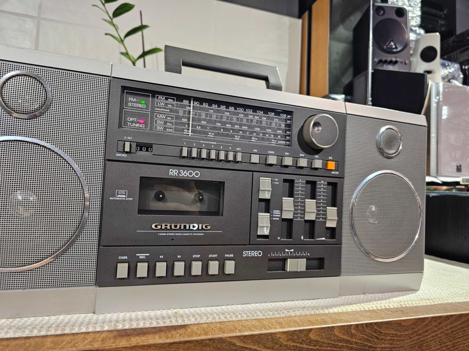 Бумбокс Grundig RR-3600 Boombox