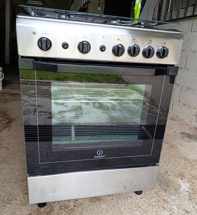 Fogão a gás de livre instalação Indesit: 60cm - I6GG1F(X)/P