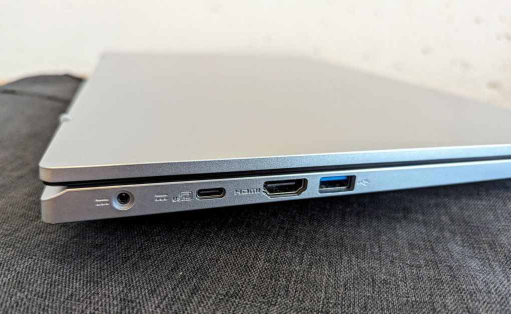 Acer Aspire 3 15.6" Touch 60Hz R5-7520U 16/512GB LPDDR5  + Кредит!