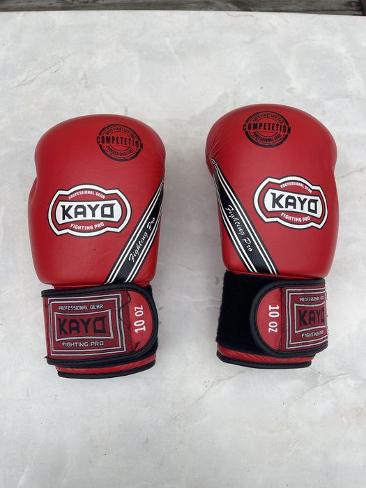 Перчатки боксерские  кожа Состояние отличное.