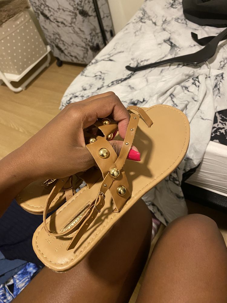 Sandalias castanhas primark